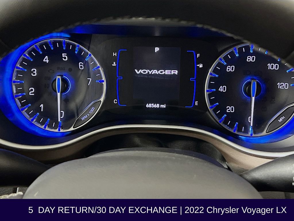 Used 2022 Chrysler Voyager LX image 16
