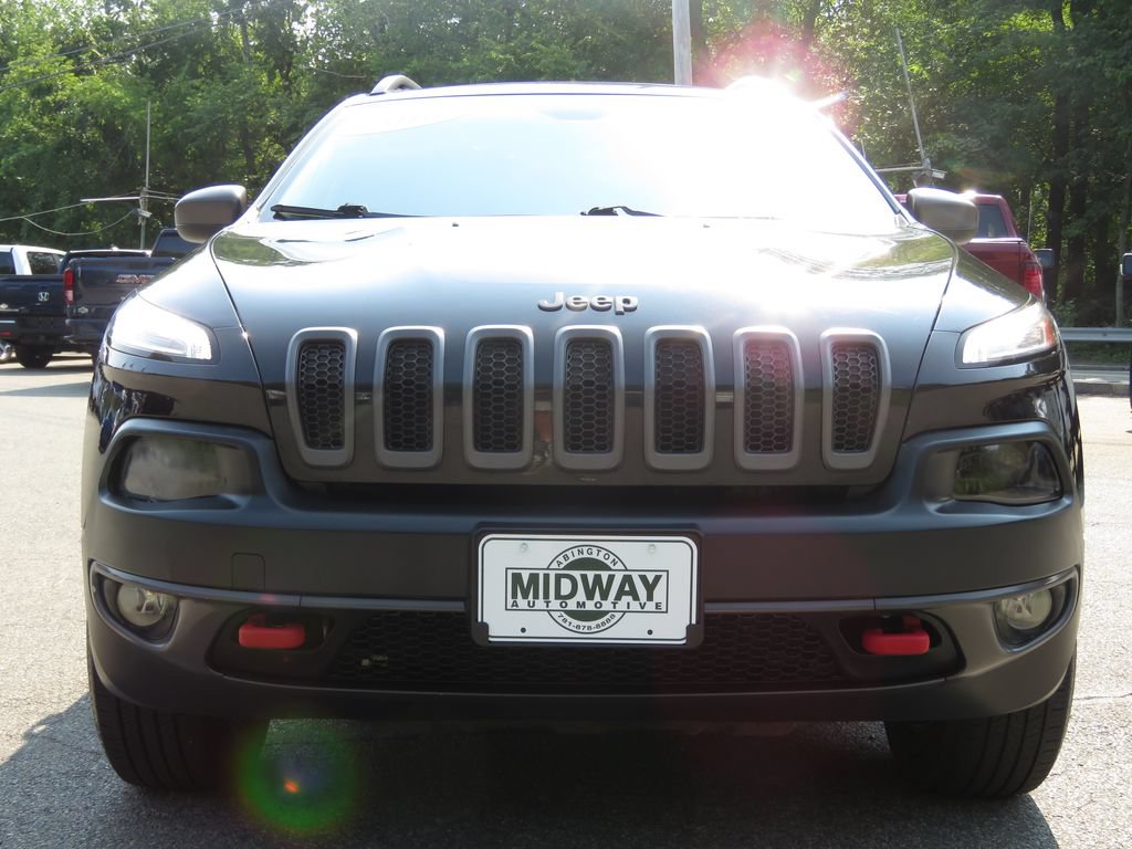 Used 2016 Jeep Cherokee Trailhawk w/ Comfort/Convenience Group AWD/4WD image 2