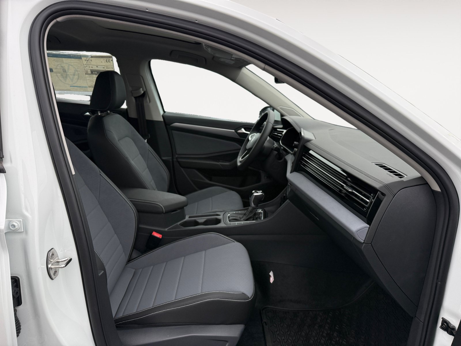 New 2026 Volkswagen Jetta SE FWD image 19