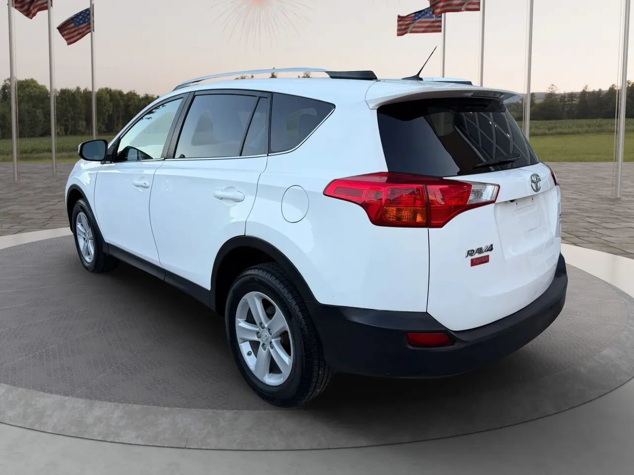 Used 2014 Toyota RAV4 XLE AWD/4WD image 8