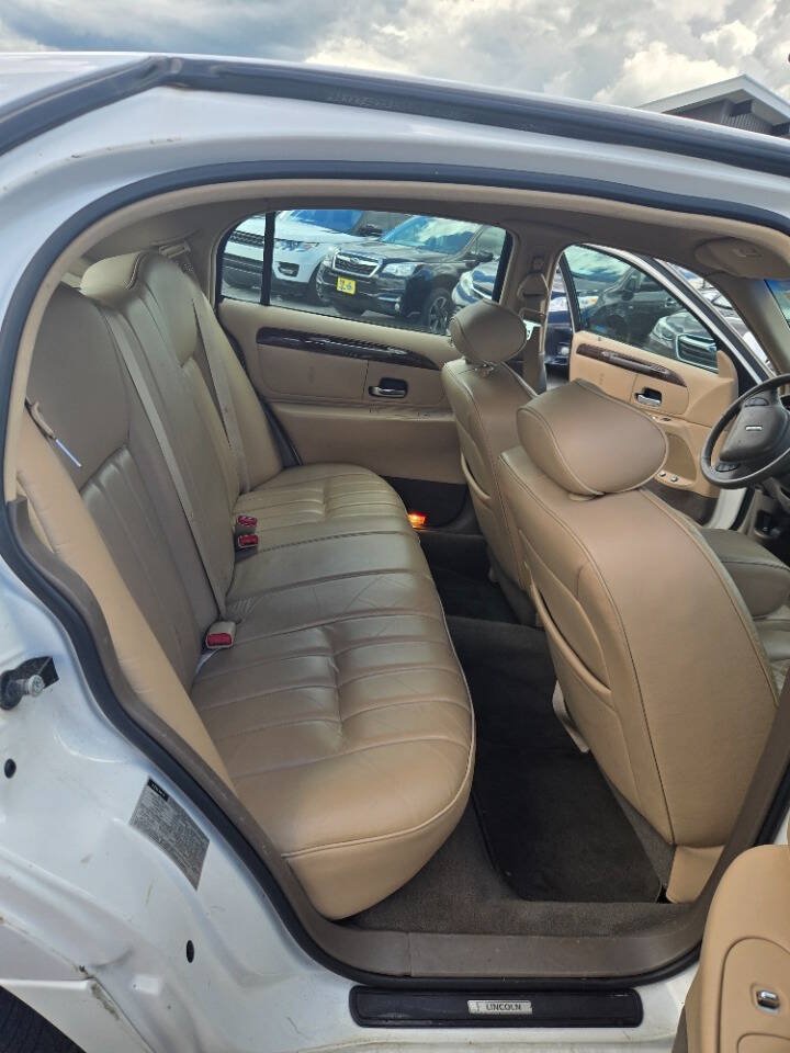 Used 1998 Lincoln Town Car Executive RWD image 15