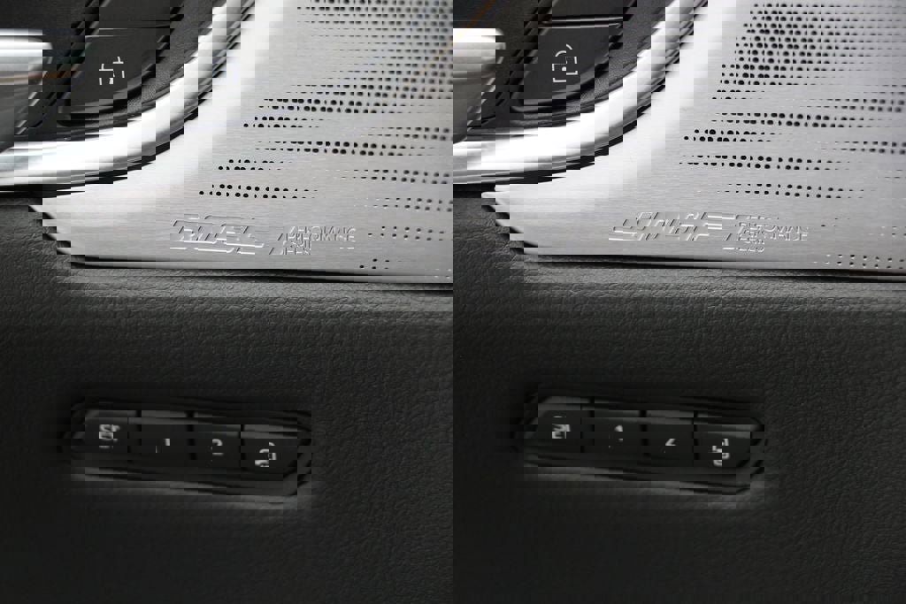 Used 2025 Cadillac XT5 Premium Luxury image 28