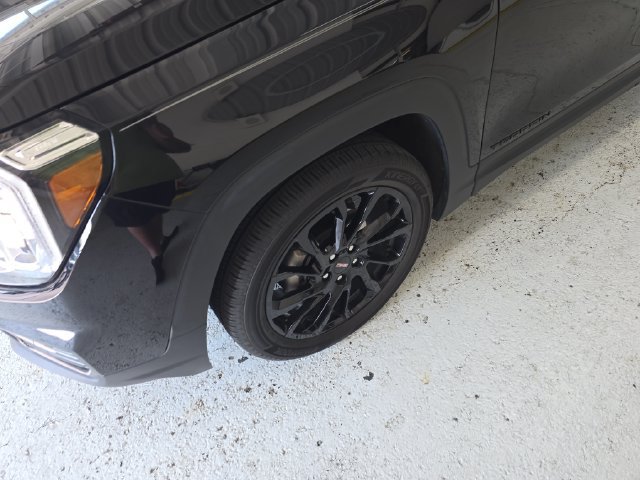 Certified 2023 GMC Terrain SLE w/ Driver Convenience Package FWD image 9