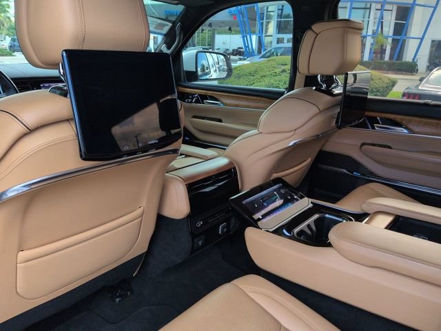 Used 2022 Jeep Grand Wagoneer Series III w/ Rear Seat Video Group 1 AWD/4WD image 15
