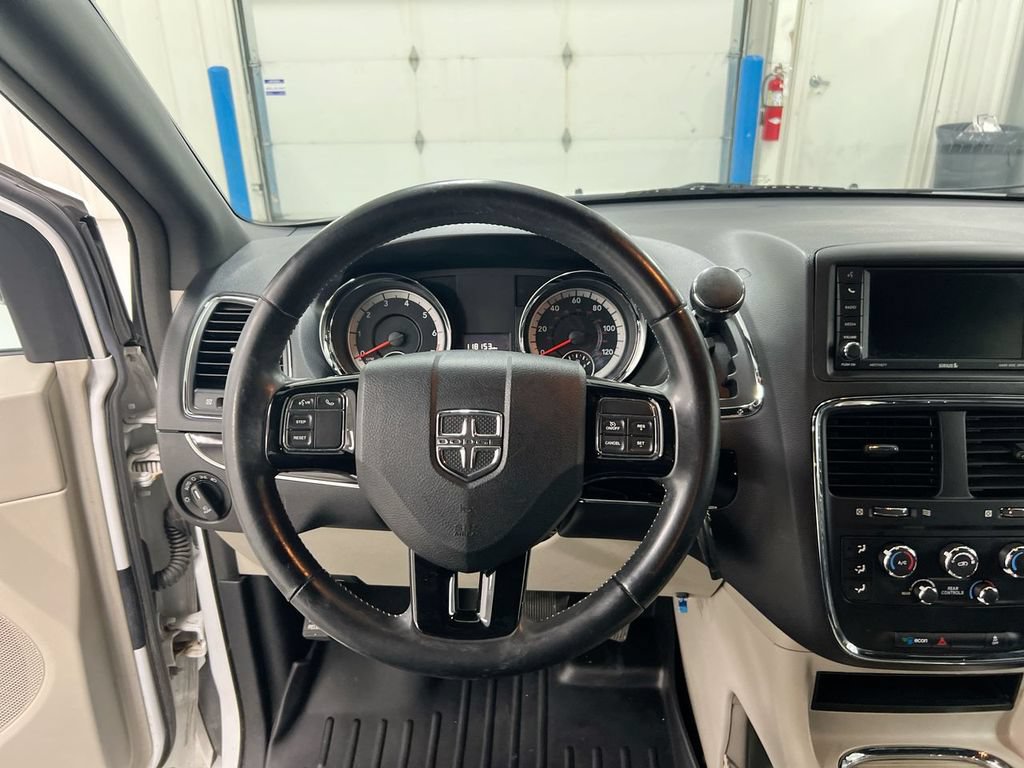 Used 2017 Dodge Grand Caravan SXT FWD image 11