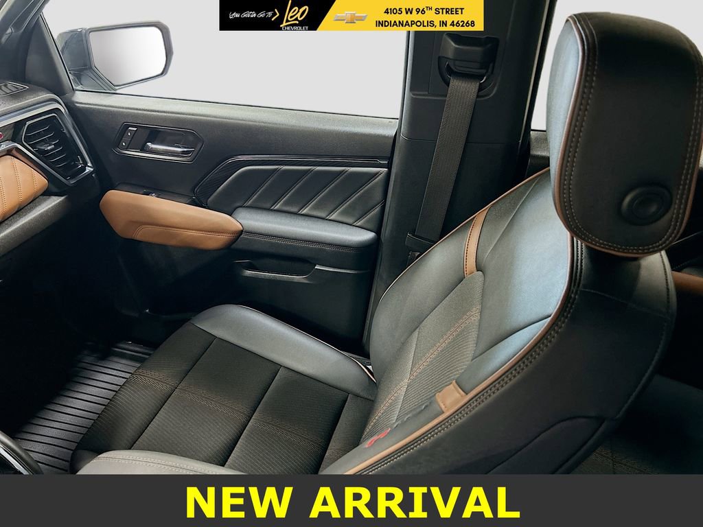 Used 2024 GMC Canyon AT4 w/ Canyon Safety Plus Package image 23