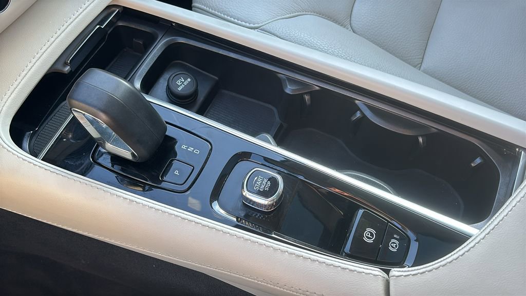 Used 2023 Volvo XC90 B5 Core w/ Climate Package image 21