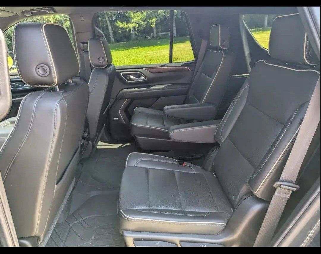 Used 2021 Chevrolet Tahoe Premier w/ Premium Package AWD/4WD image 4