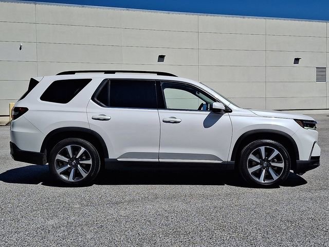 Used 2024 Honda Pilot Touring image 10