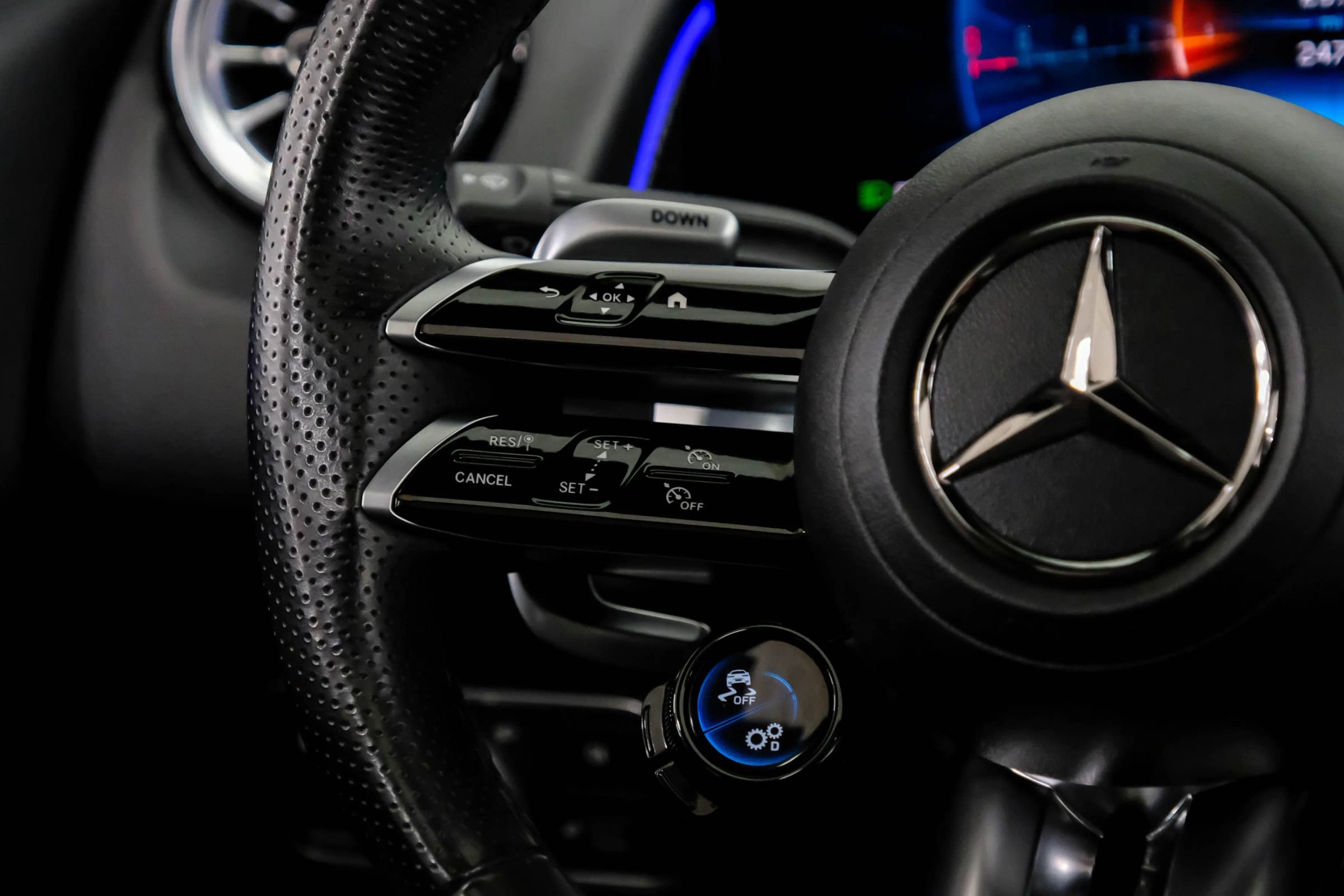 Used 2024 Mercedes-Benz GLB 35 AMG 4MATIC image 17