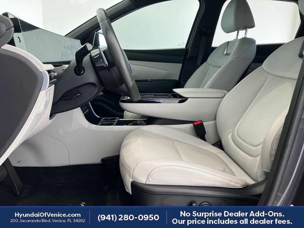 Used 2025 Hyundai Tucson Limited AWD/4WD image 2