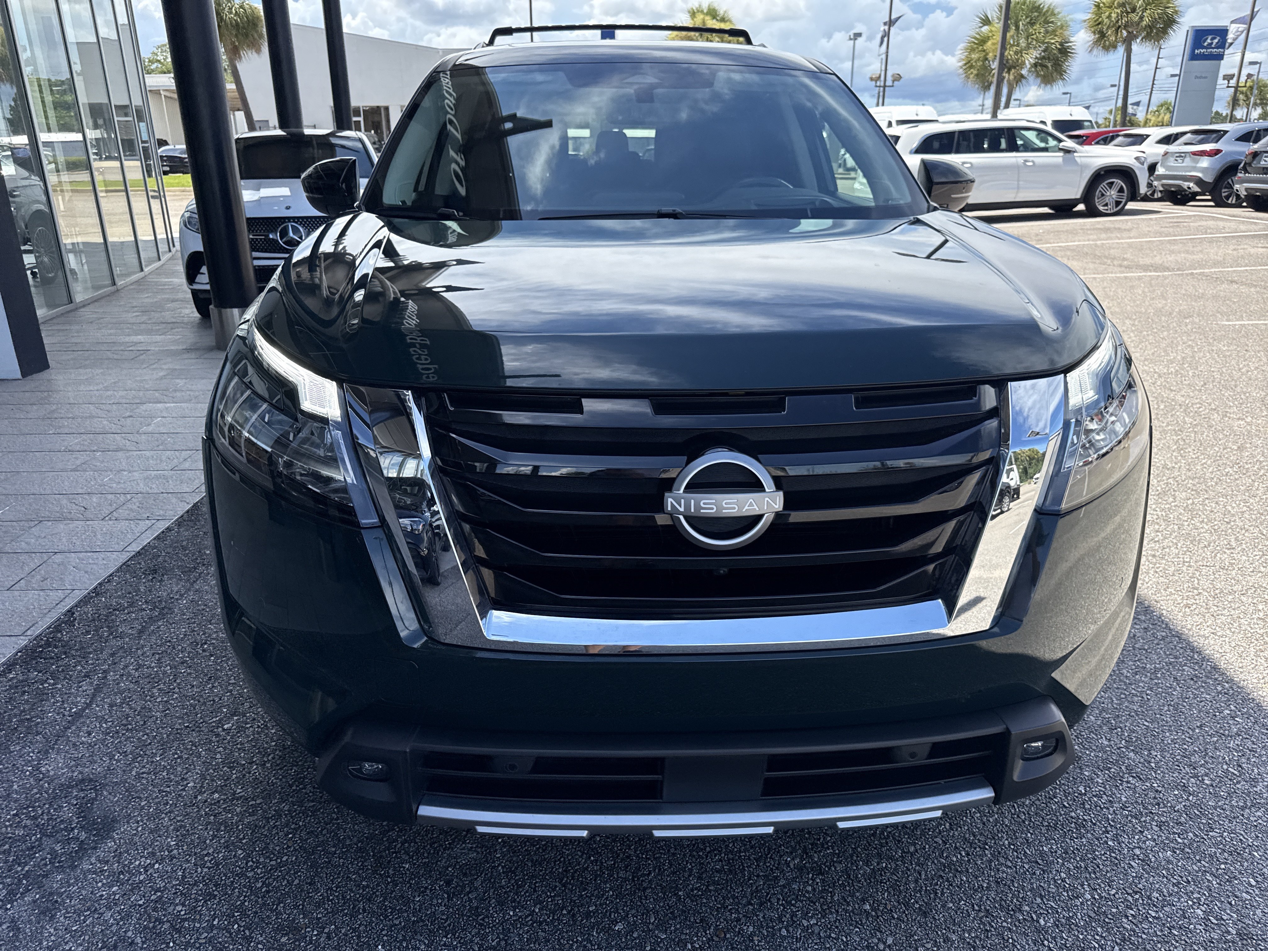 Used 2024 Nissan Pathfinder Platinum w/ Cargo Package FWD image 6