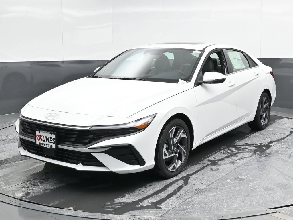 Used 2025 Hyundai Elantra Limited FWD image 6