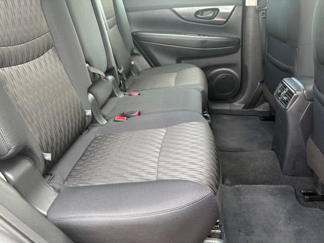 Used 2019 Nissan Rogue S FWD image 17