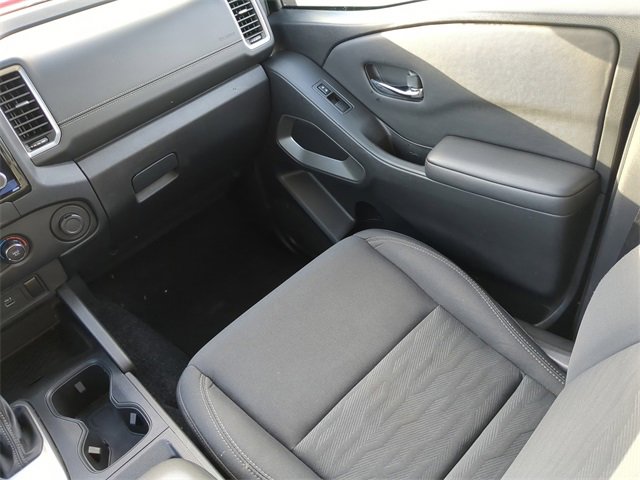 Used 2023 Nissan Frontier SV image 18