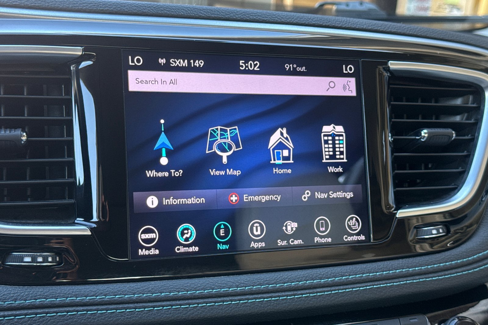 Used 2020 Chrysler Pacifica Limited w/ Advanced Safetytec Group FWD image 42