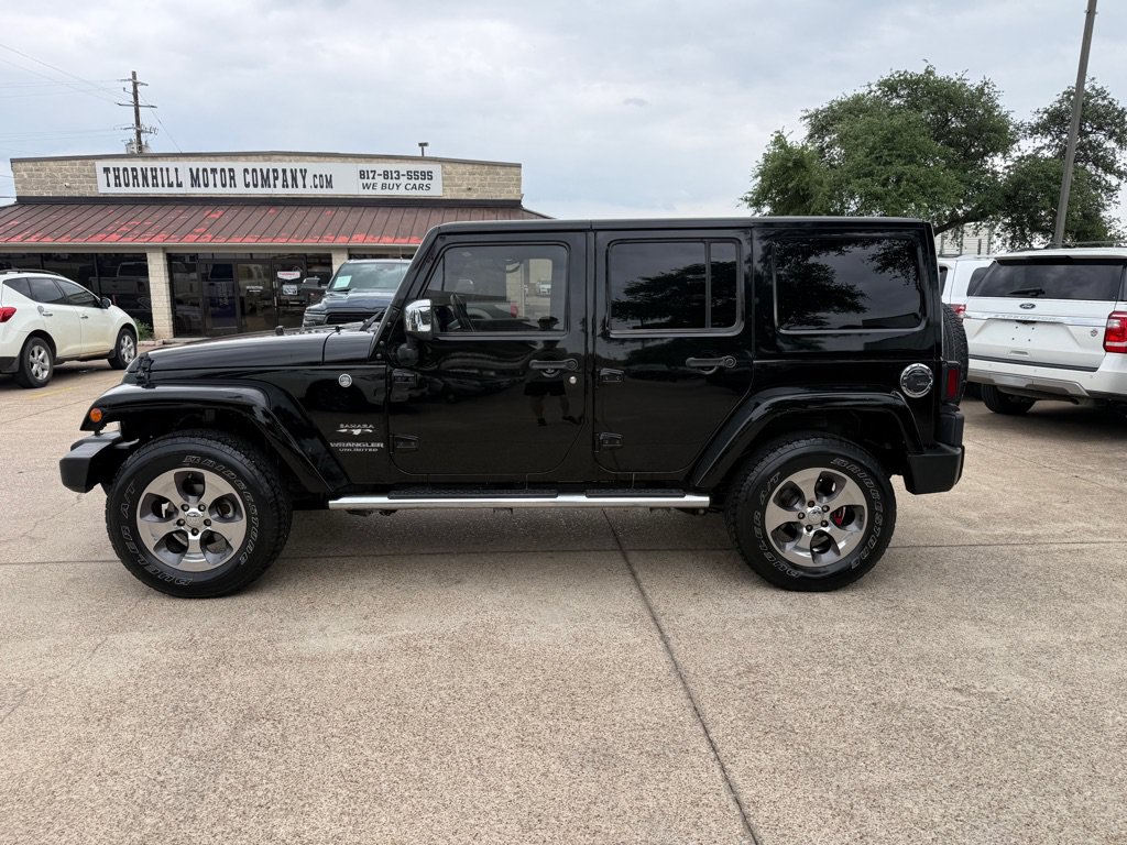 Used 2017 Jeep Wrangler Unlimited Sahara w/ Mopar Chrome Edition Group AWD/4WD image 4