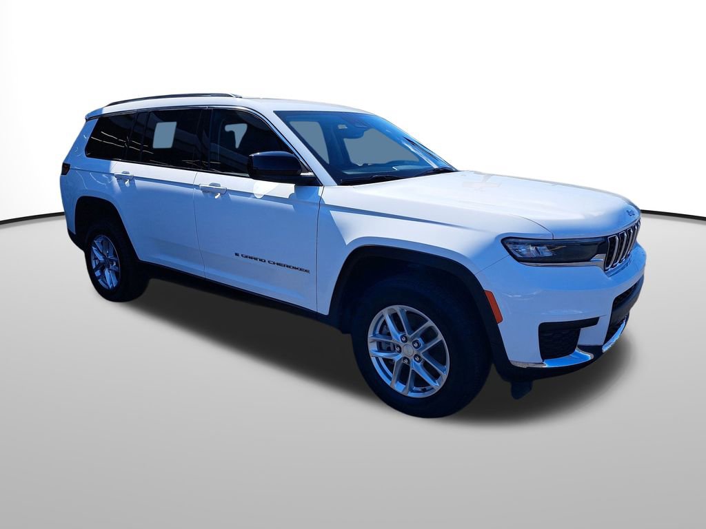 Used 2023 Jeep Grand Cherokee L Laredo image 3
