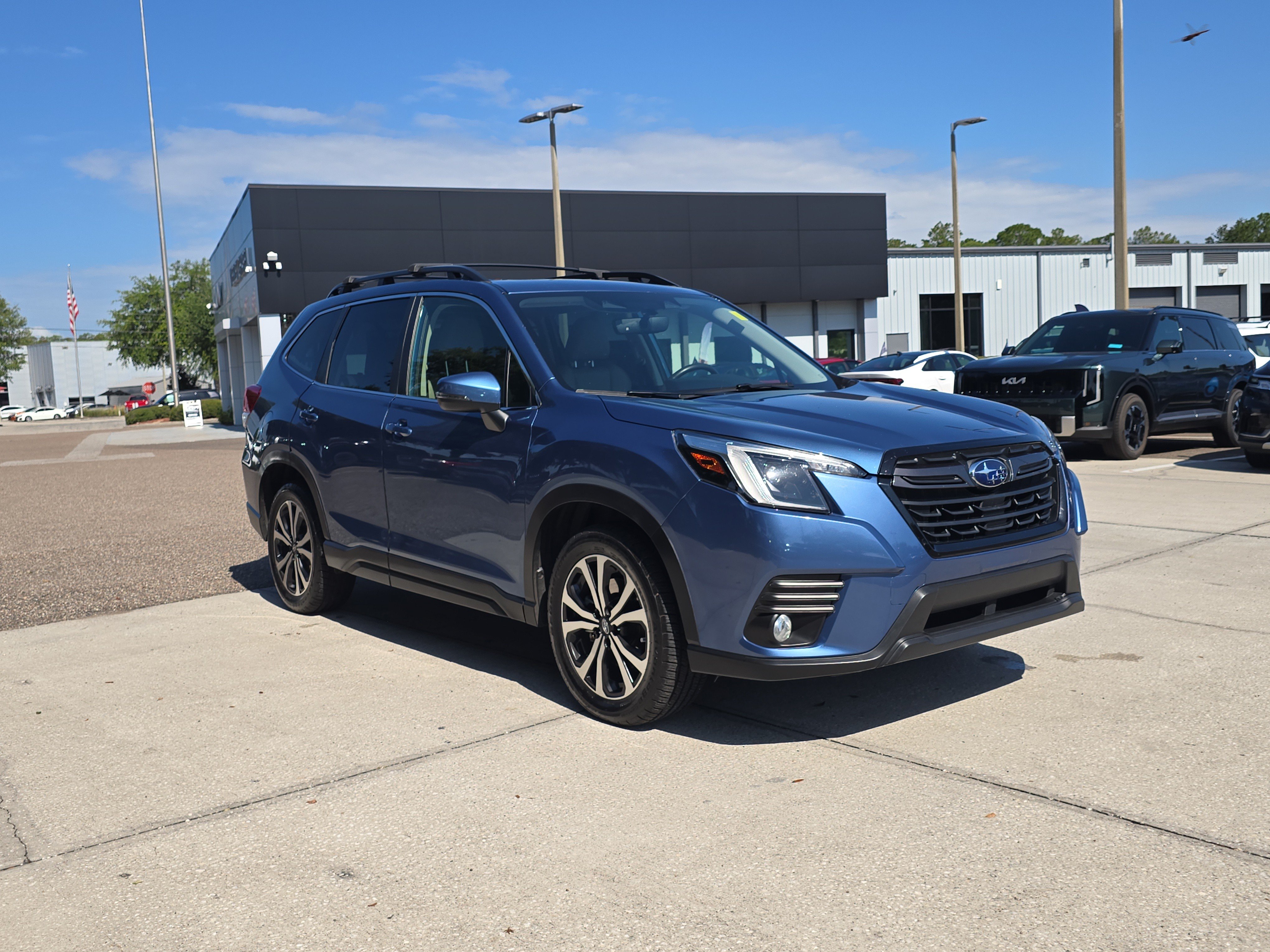 Used 2022 Subaru Forester Limited AWD/4WD image 2