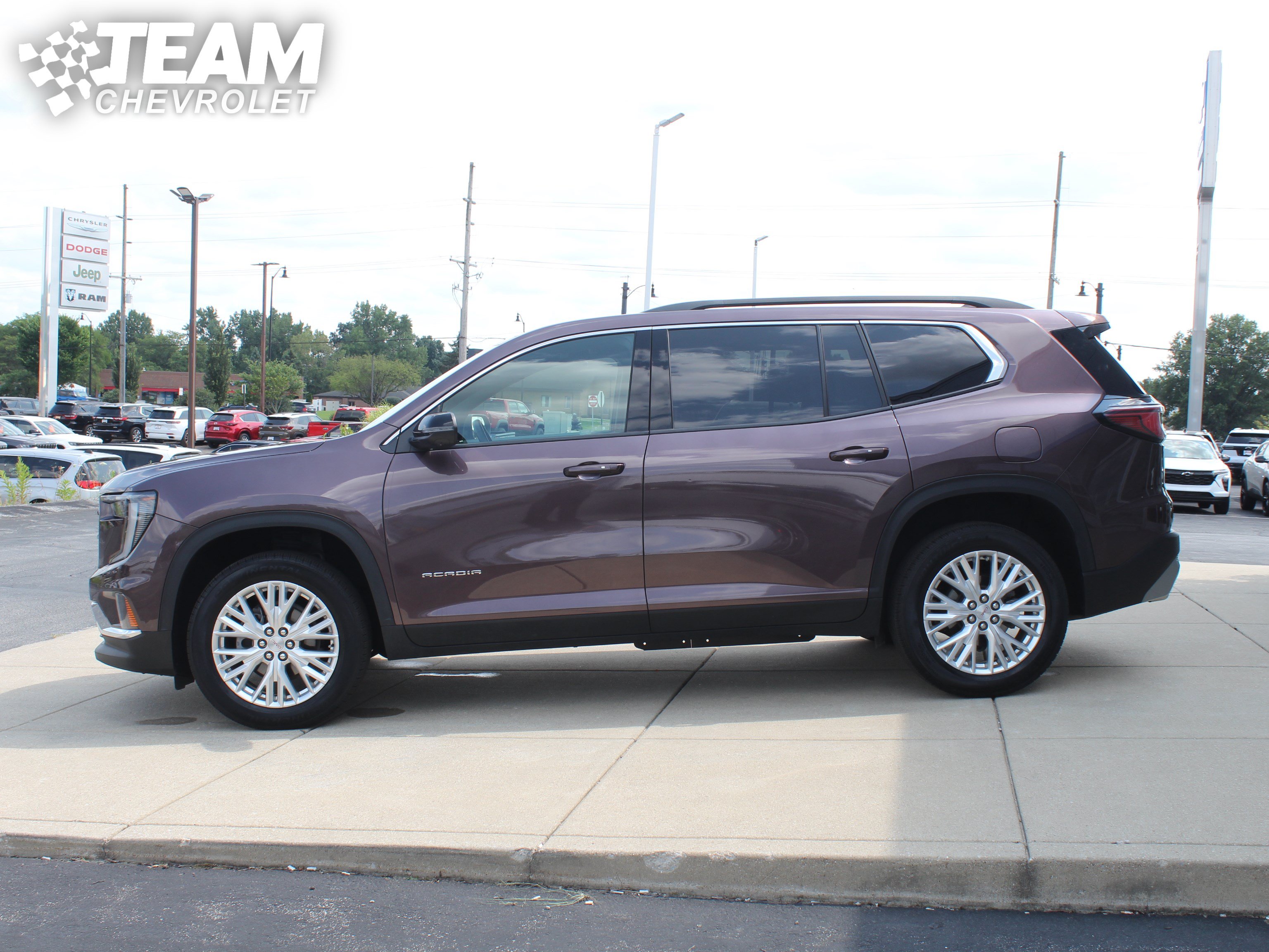 Certified 2024 GMC Acadia Elevation FWD image 7