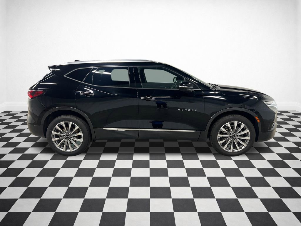 Certified 2022 Chevrolet Blazer Premier w/ Enhanced Convenience Package AWD/4WD image 2