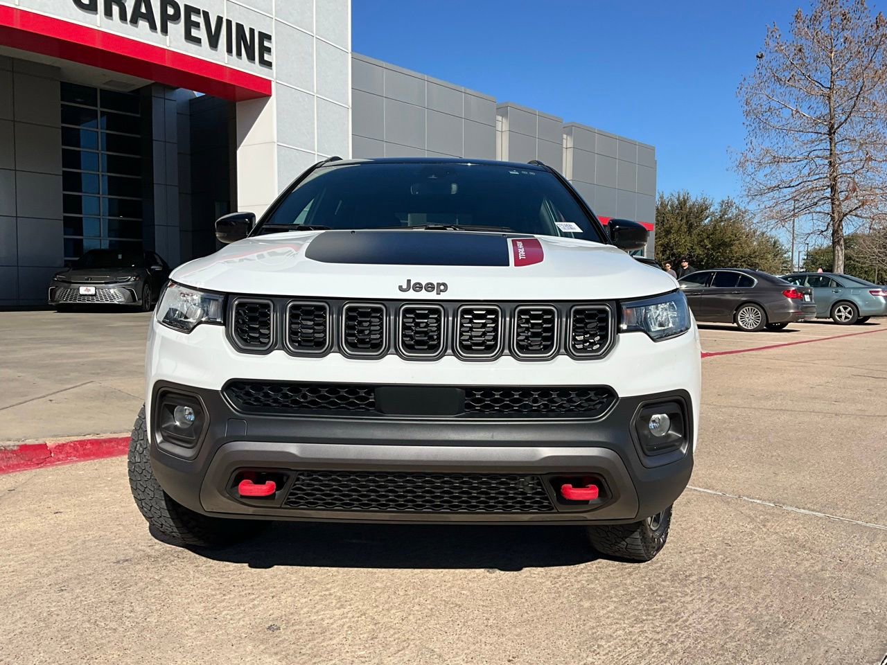 Used 2025 Jeep Compass Trailhawk image 3