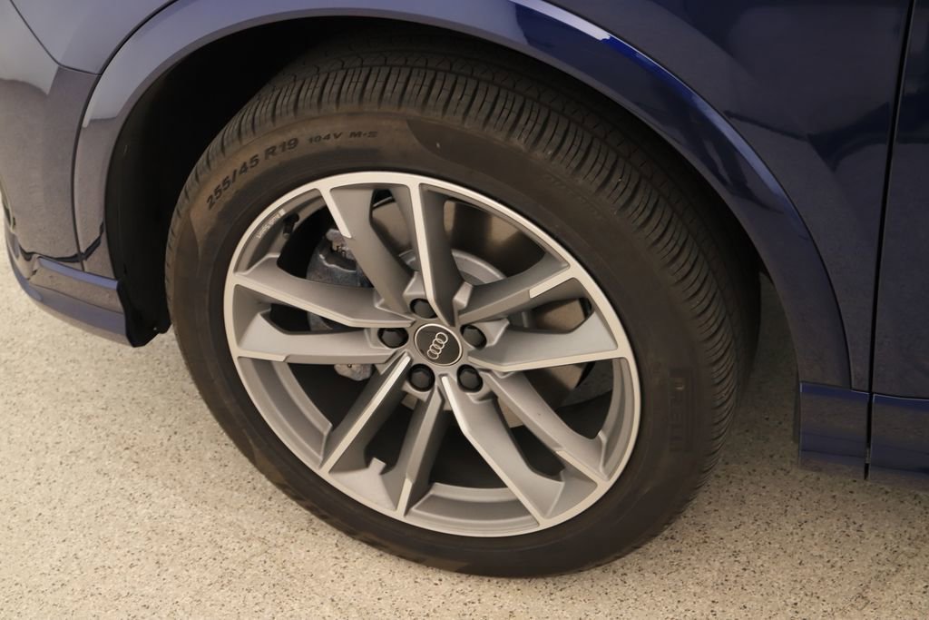 Used 2025 Audi Q3 2.0T Premium w/ Convenience Package image 32