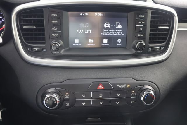 Used 2020 Kia Sorento FWD V6 image 14