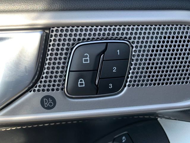 Used 2021 Ford Explorer Limited w/ Equipment Group 301A image 15