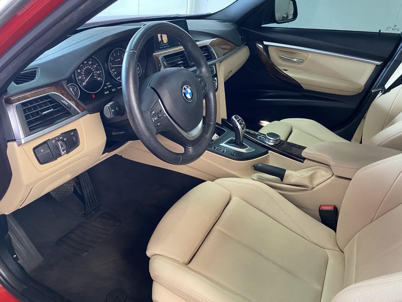 Used 2018 BMW 330i xDrive Sedan w/ Premium Package AWD/4WD image 20