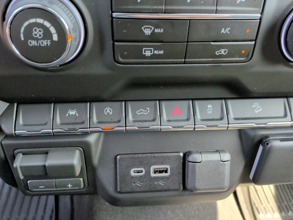 New 2026 Chevrolet Silverado 1500 Custom Trail Boss w/ LPO, Dark Essentials Package AWD/4WD image 23