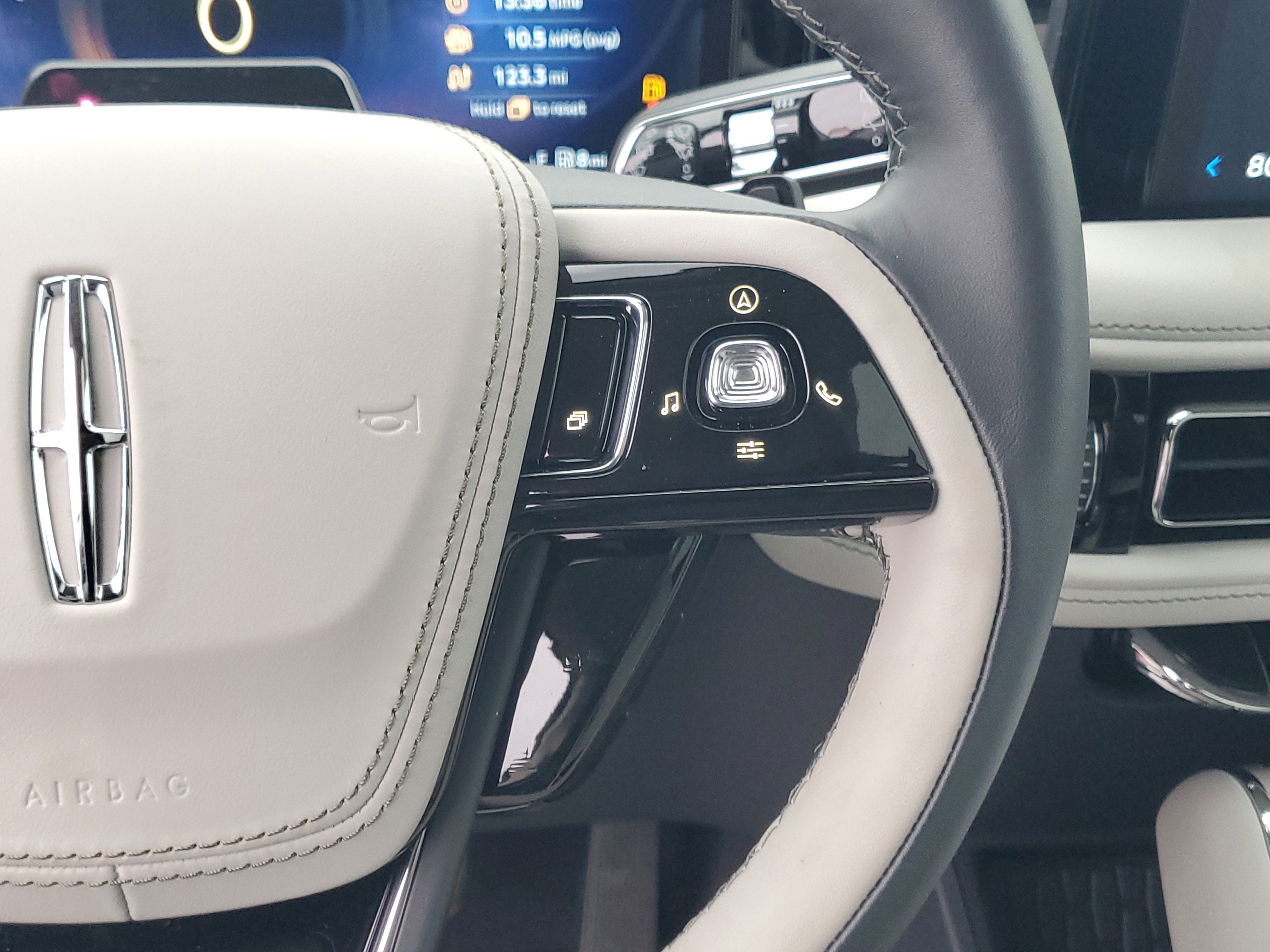 New 2025 Lincoln Aviator Reserve w/ Equipment Group 201A image 18