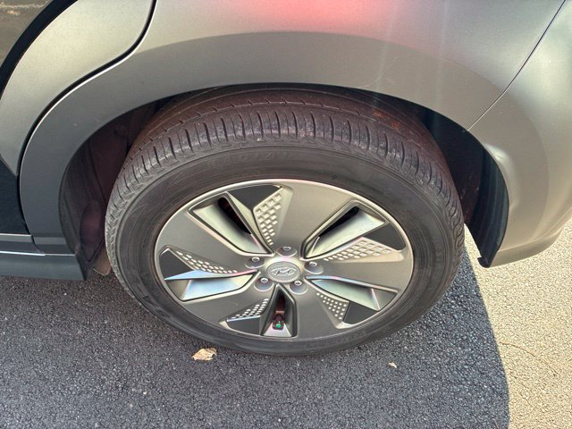 Used 2021 Hyundai Kona Ultimate FWD image 5