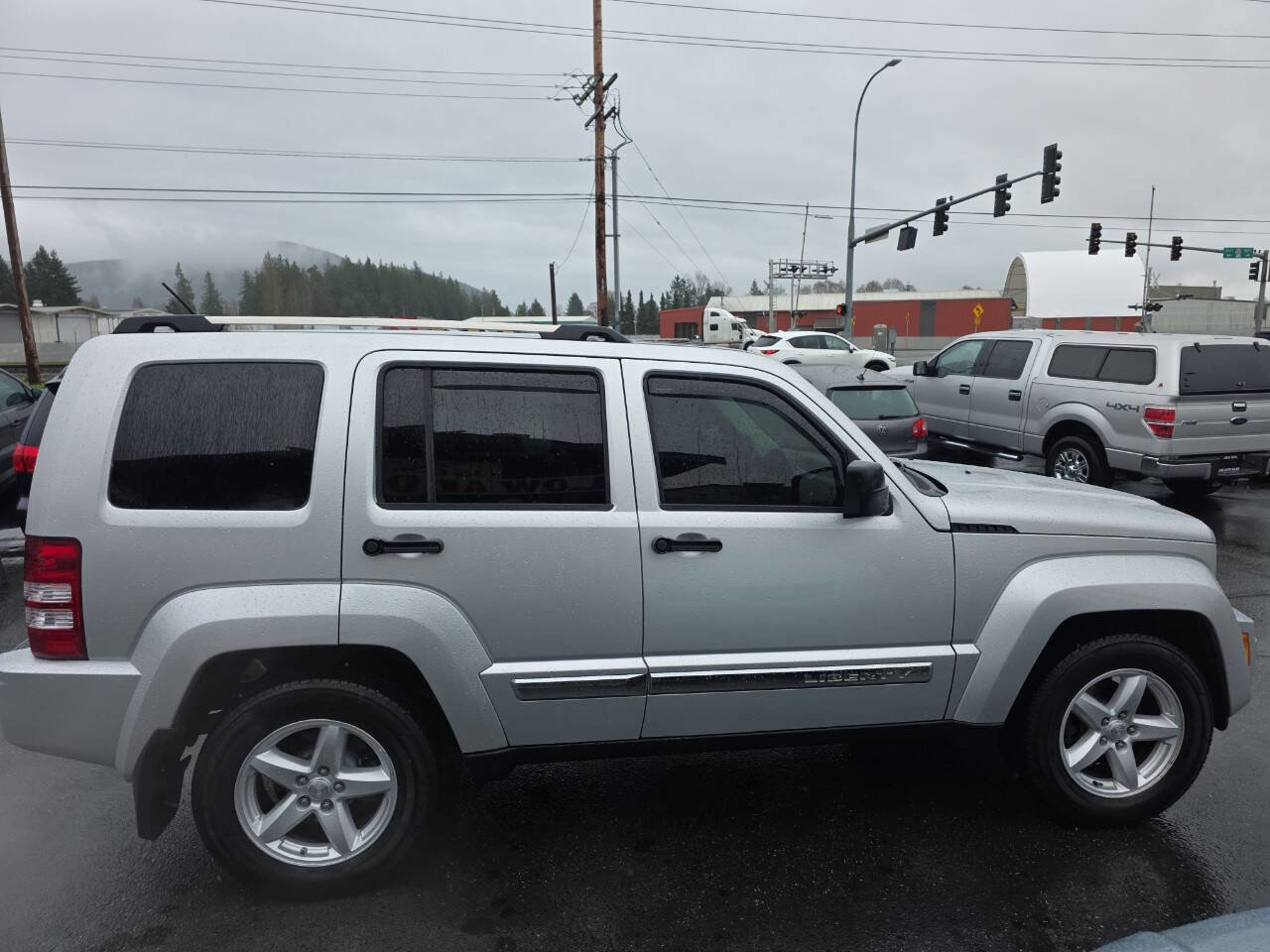 Used 2011 Jeep Liberty Limited image 11