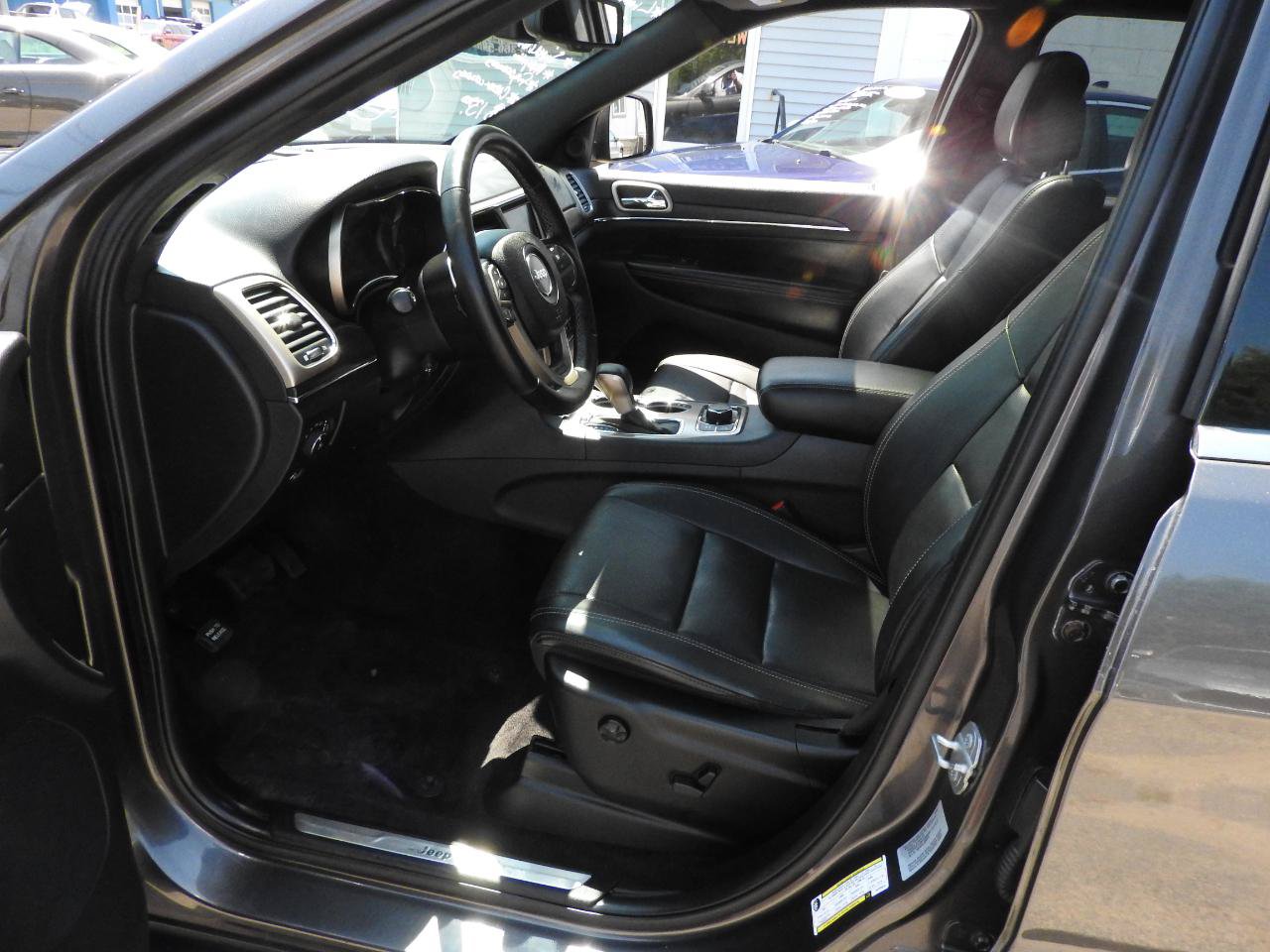 Used 2016 Jeep Grand Cherokee Limited w/ Luxury Group II AWD/4WD image 7