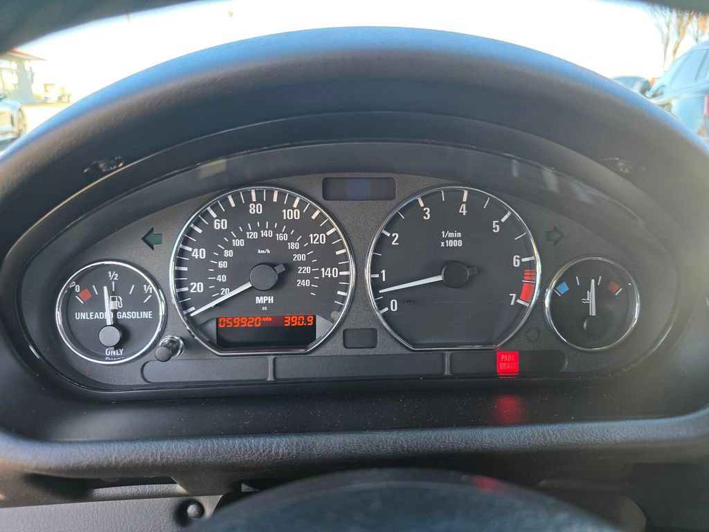 Used 2002 BMW Z3 3.0i image 10