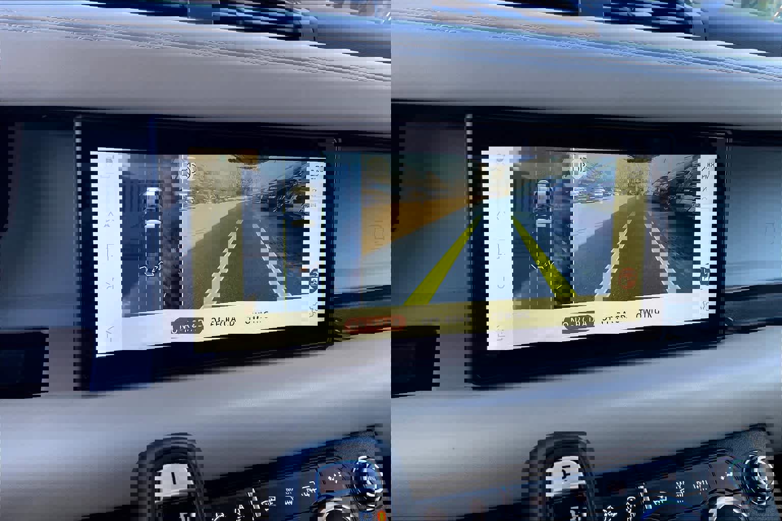 Used 2020 Land Rover Defender 110 SE image 25