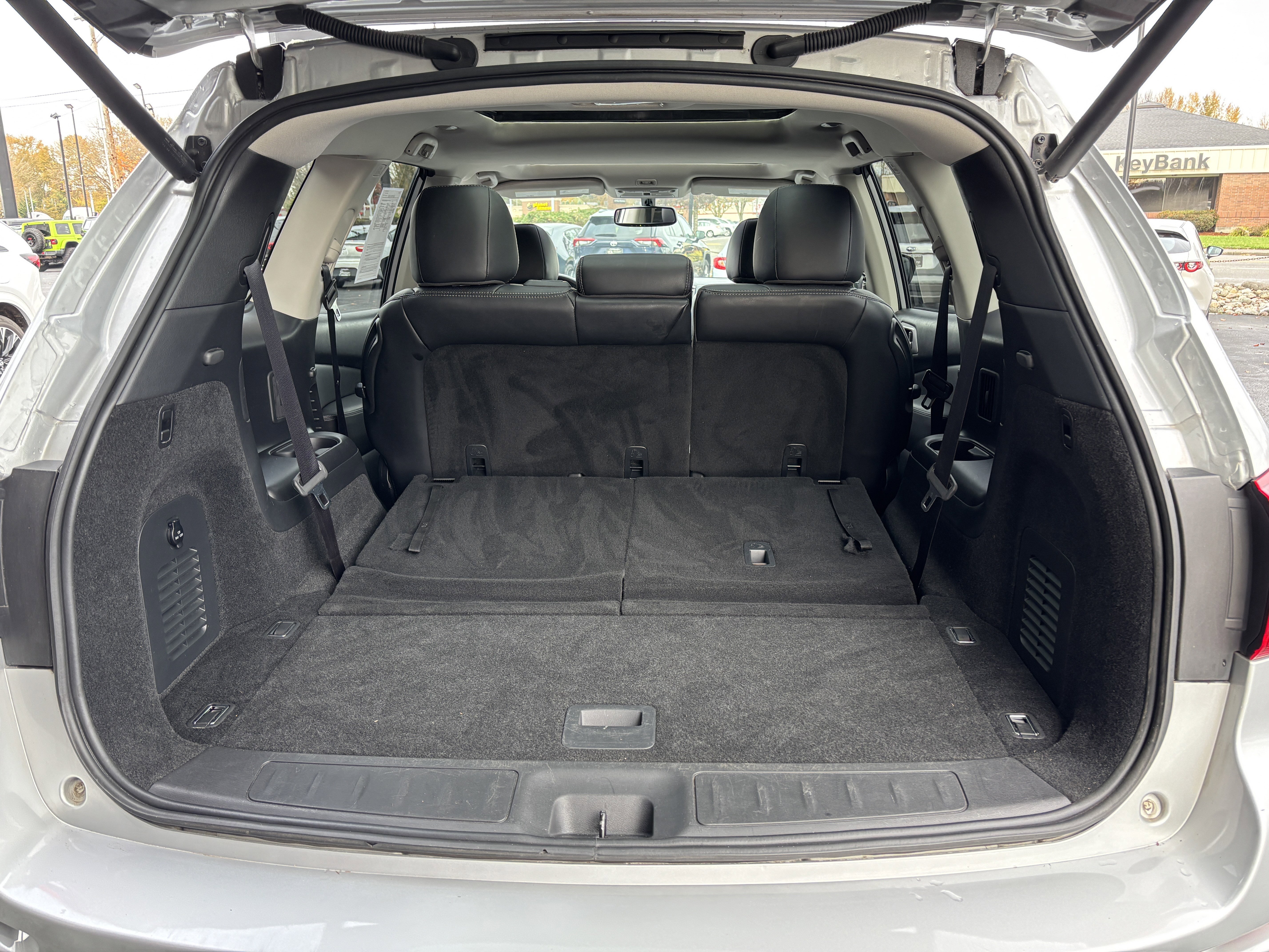 Used 2019 Nissan Pathfinder Platinum image 17