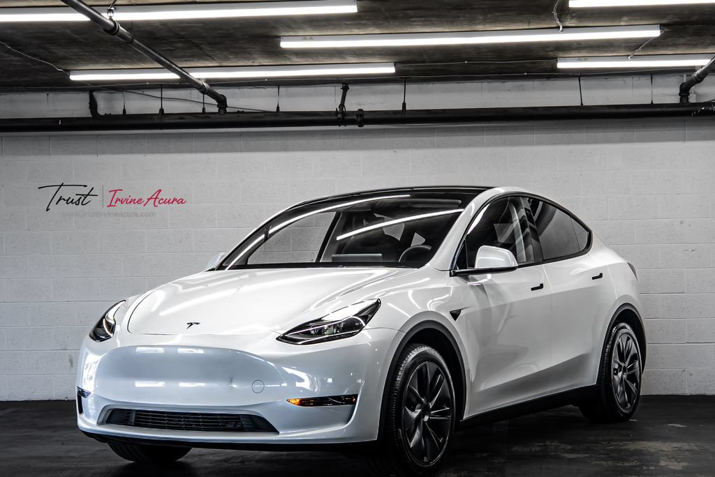 Used 2025 Tesla Model Y Long Range RWD image 1