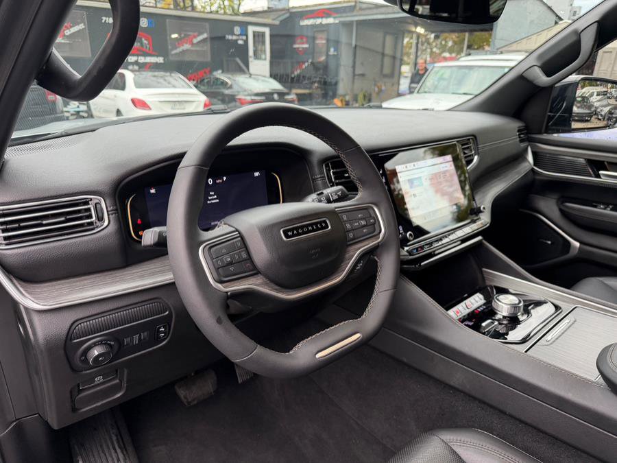 Used 2024 Jeep Wagoneer Series II image 7