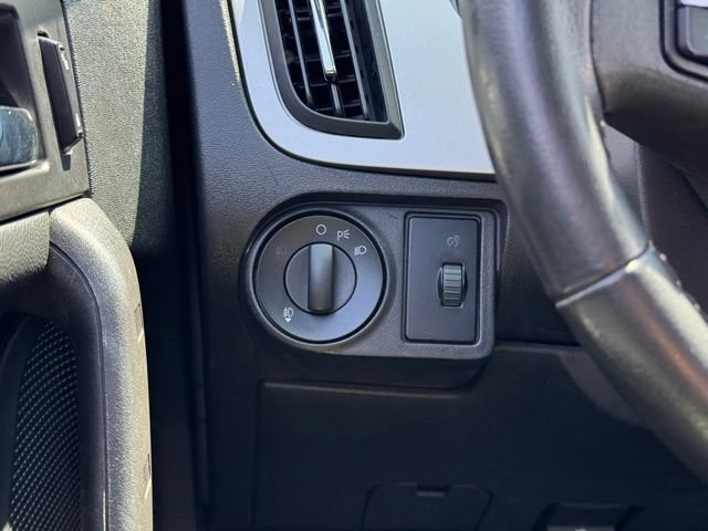 Used 2011 Ford Focus SEL FWD image 28