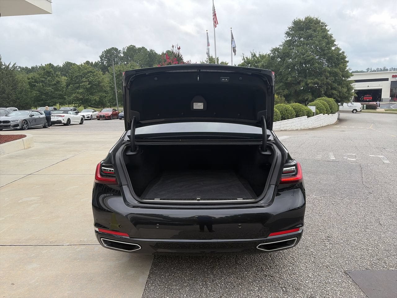Used 2022 BMW 750i xDrive w/ Executive Package AWD/4WD image 34