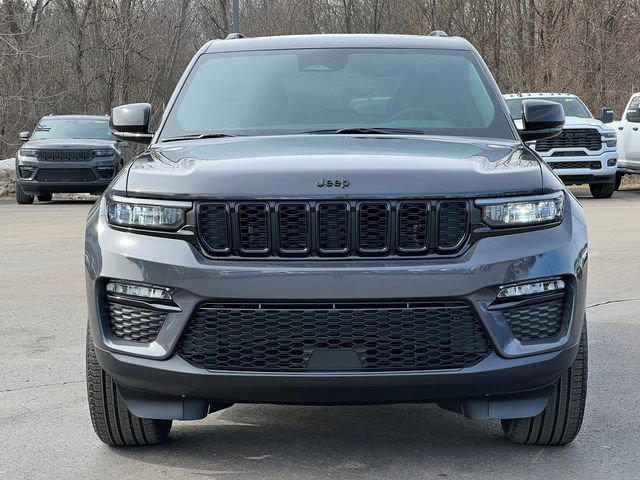 Used 2025 Jeep Grand Cherokee Limited w/ Black Appearance Package image 45