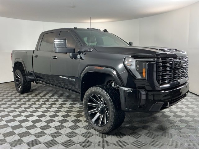 Used 2024 GMC Sierra 3500 Denali Ultimate image 3