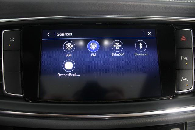 Used 2023 Buick Enclave Essence w/ Experience Buick Package image 5