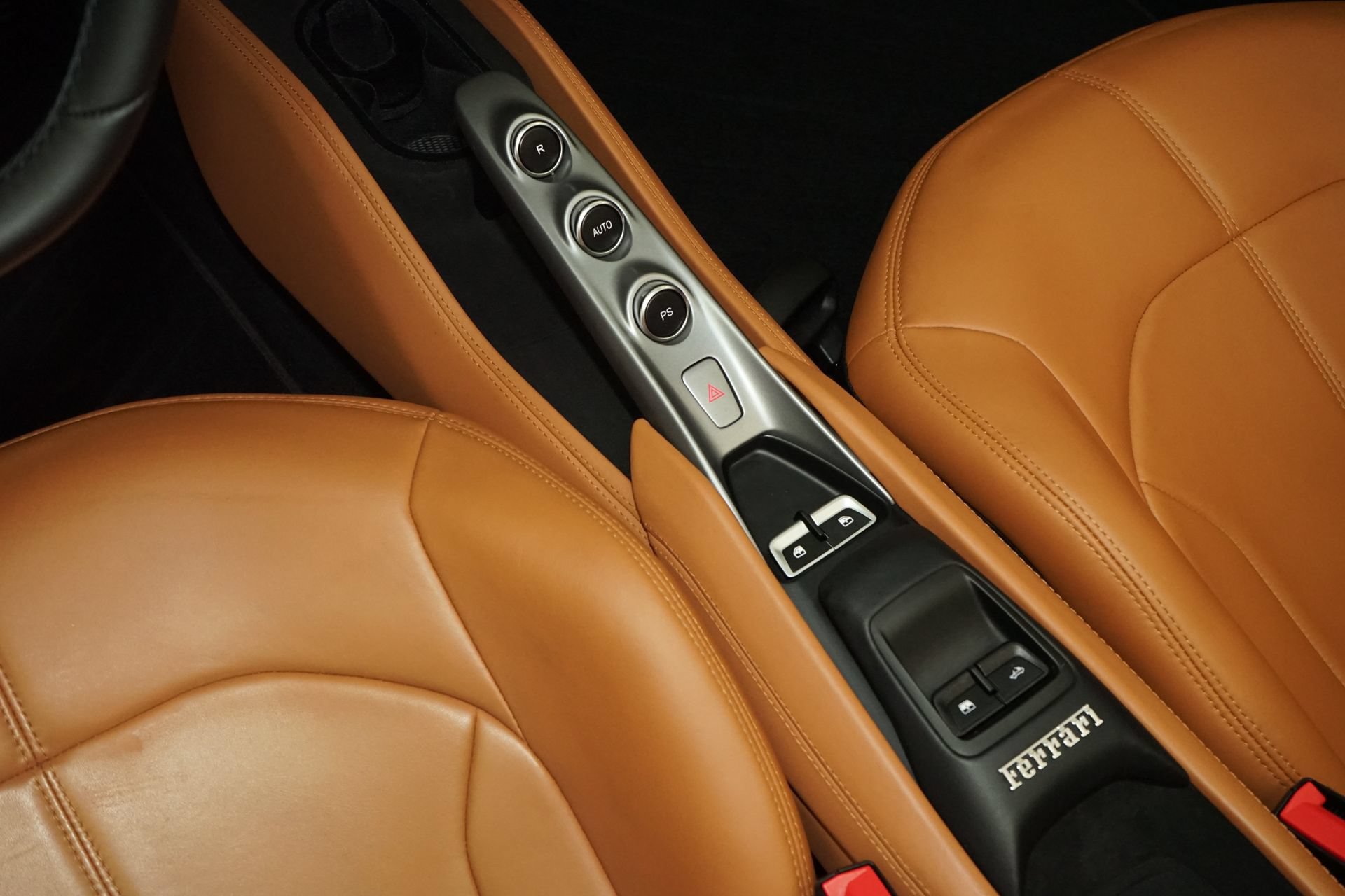 Used 2021 Ferrari F8 Tributo RWD image 16