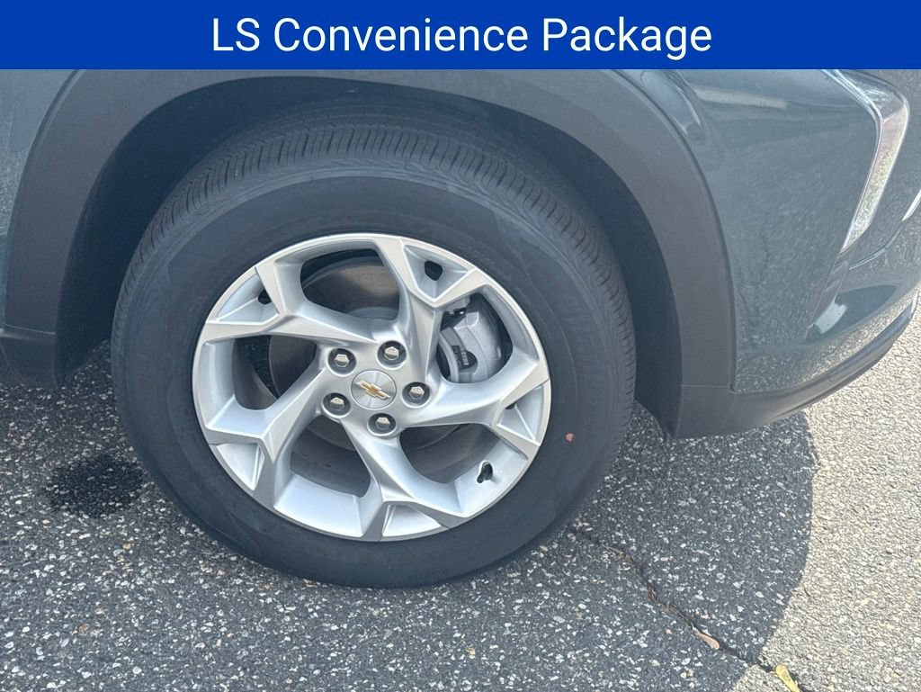 New 2026 Chevrolet Trax LS w/ LS Convenience Package FWD image 8