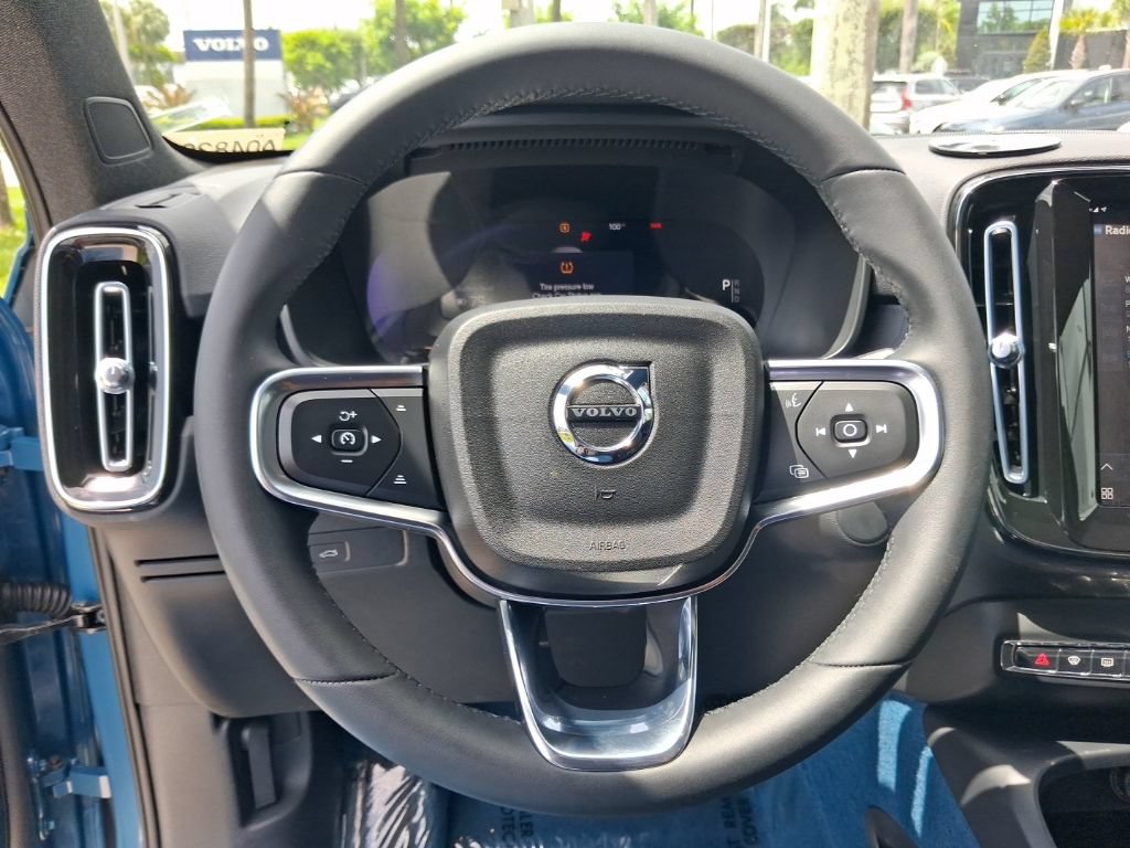Used 2023 Volvo C40 P8 Recharge Ultimate AWD/4WD image 17
