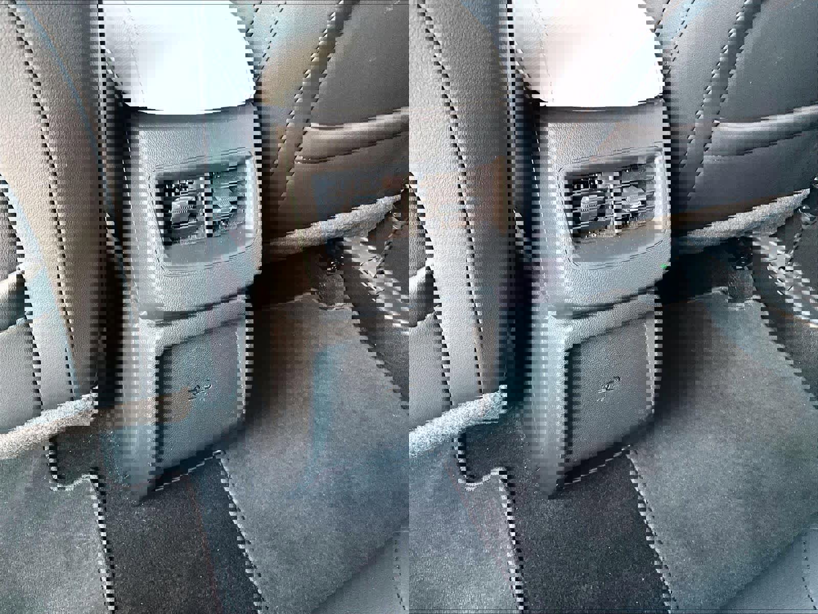 Used 2025 Chevrolet Equinox EV LT image 28