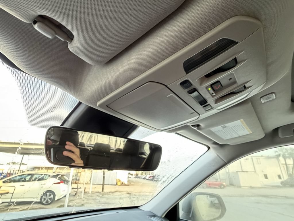 Used 2024 Toyota Highlander XLE FWD image 32